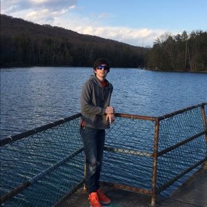 Meet your Posher, Cameron